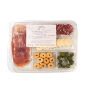 Longo&rsquo;s Italian charcuterie mix with prosciutto, salami, cheese, olives, and taralli in a 300 g tray.